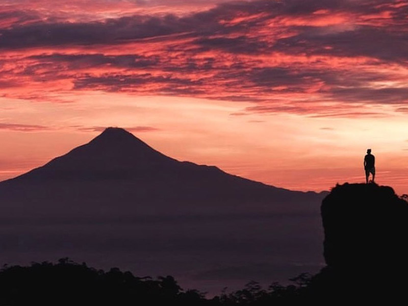 Puncak Suroloyo